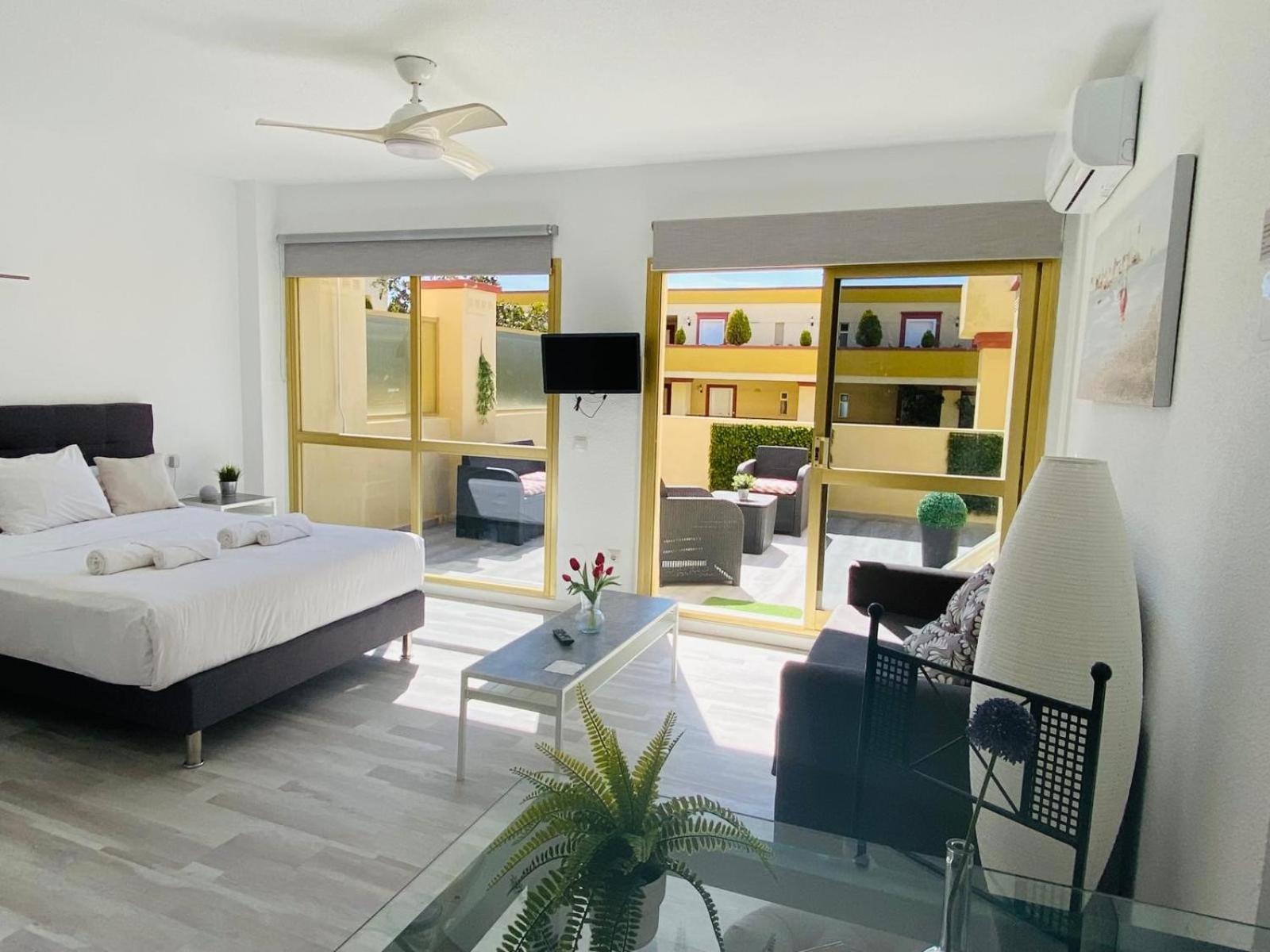 Romana Playa 323 Apartment By Ghr Rentals Marbella Eksteriør bilde